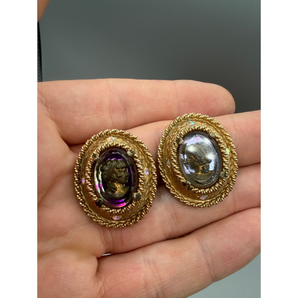 Vintage 1968 Jude Lee Cameo Brooch & Earrings Set Gold Tone Intaglio Glass #1083